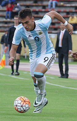 photo de Lautaro Martinez avec le maillot argentin